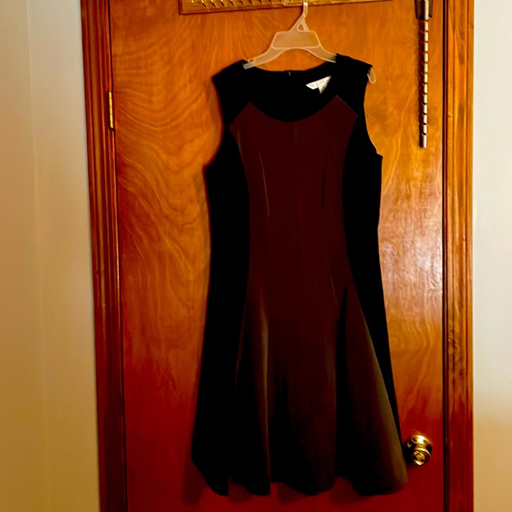 MIDI dress black with gray in middle for thinner sleek look.